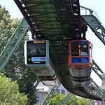 Schwebebahn In Wuppertal