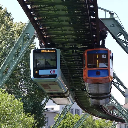 Schwebebahn In Вупперталь